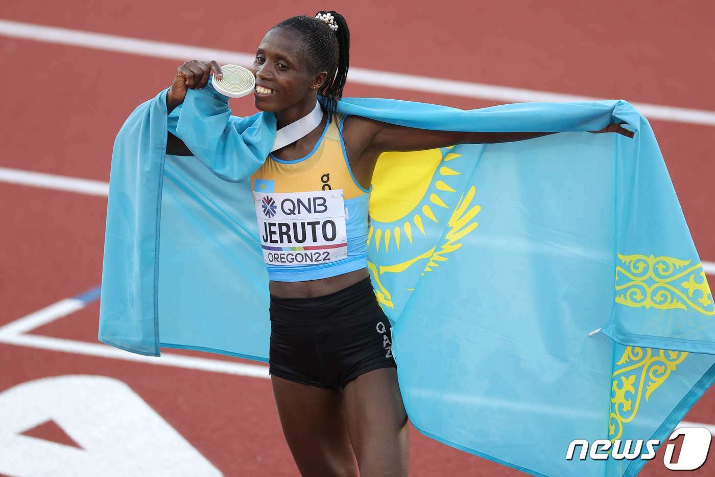 본문 이미지 - 카자흐스탄 최초의 금메달리스트인 노라 제루토 ⓒ AFP=뉴스1