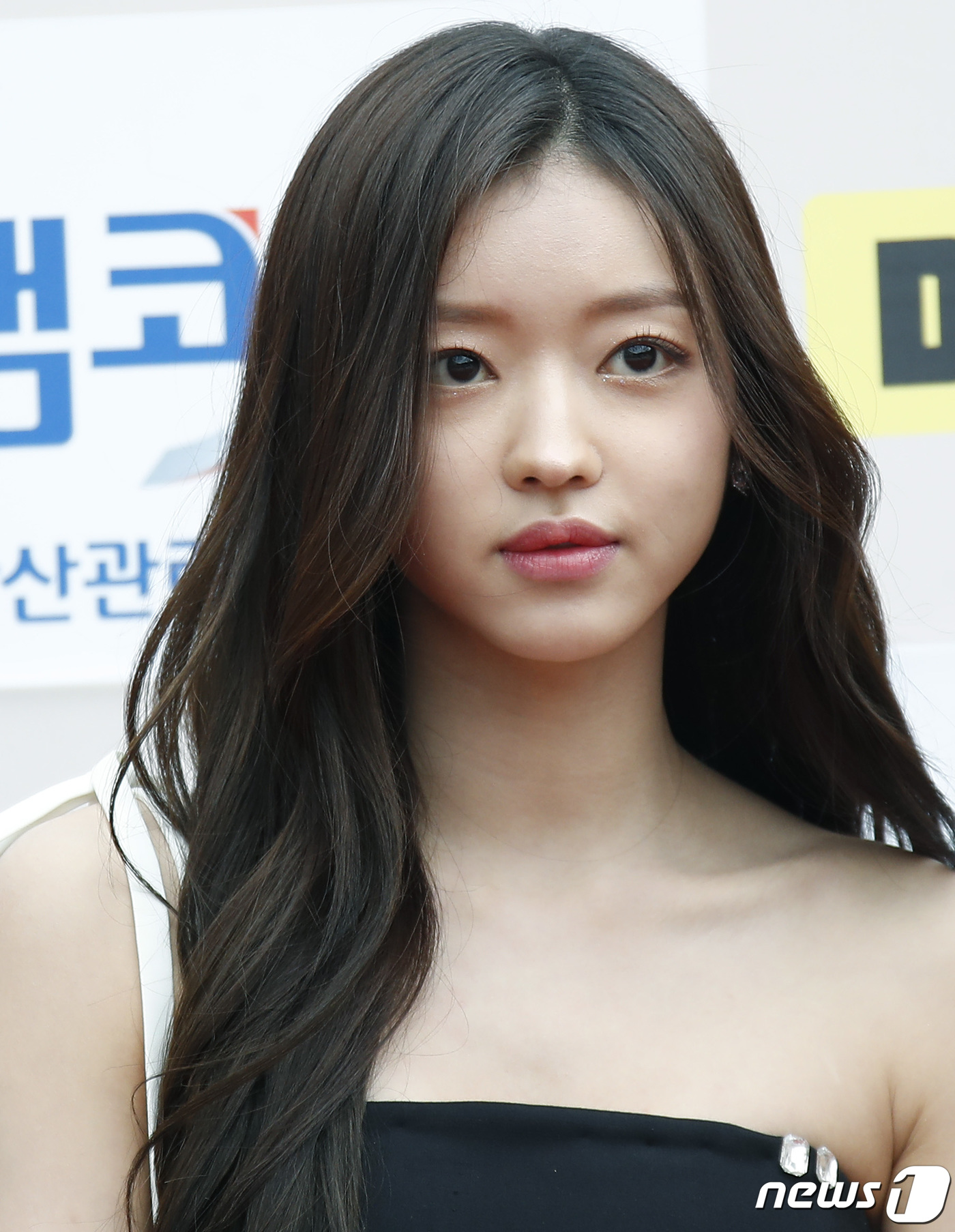 (서울=뉴스1) 권현진 기자 = 오마이걸 유아가 21일 오후 서울 중구 크레스트72에서 열린 '2022 방송광고 페스티벌' 시상식에서 포즈를 취하고 있다. 2022.7.21/뉴스1 …