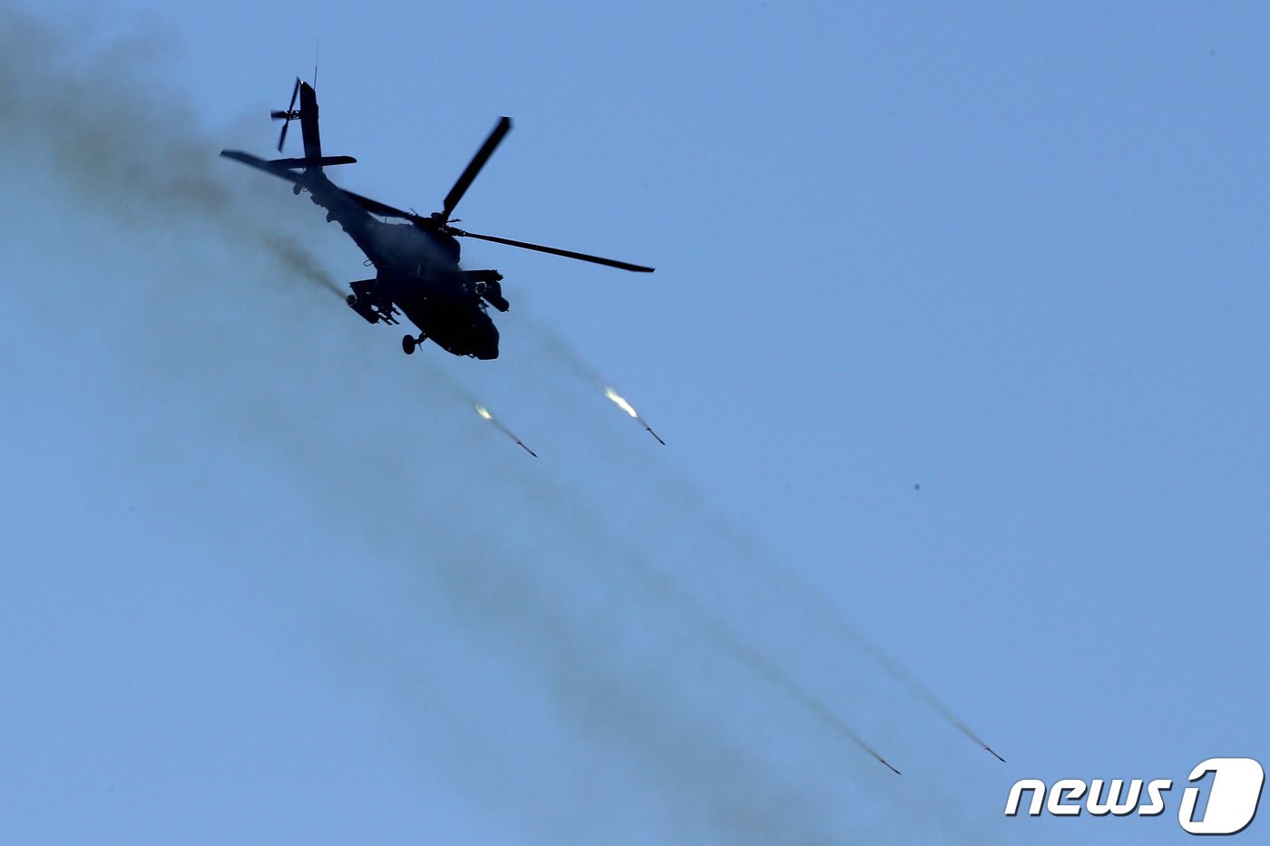 본문 이미지 - 육군 AH-64E 아파치 가디언 공격헬기. 2022.7.26/뉴스1 ⓒ News1 사진공동취재단