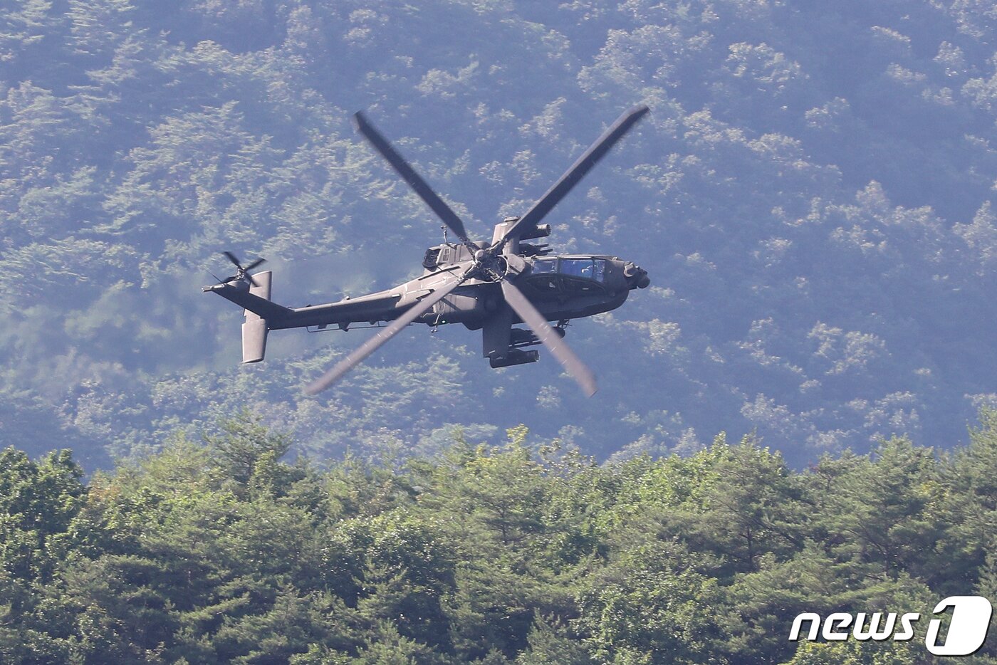 본문 이미지 - 육군의 AH-64E '아파치 가디언' 공격헬기. 2022.7.26/뉴스1 ⓒ News1 사진공동취재단