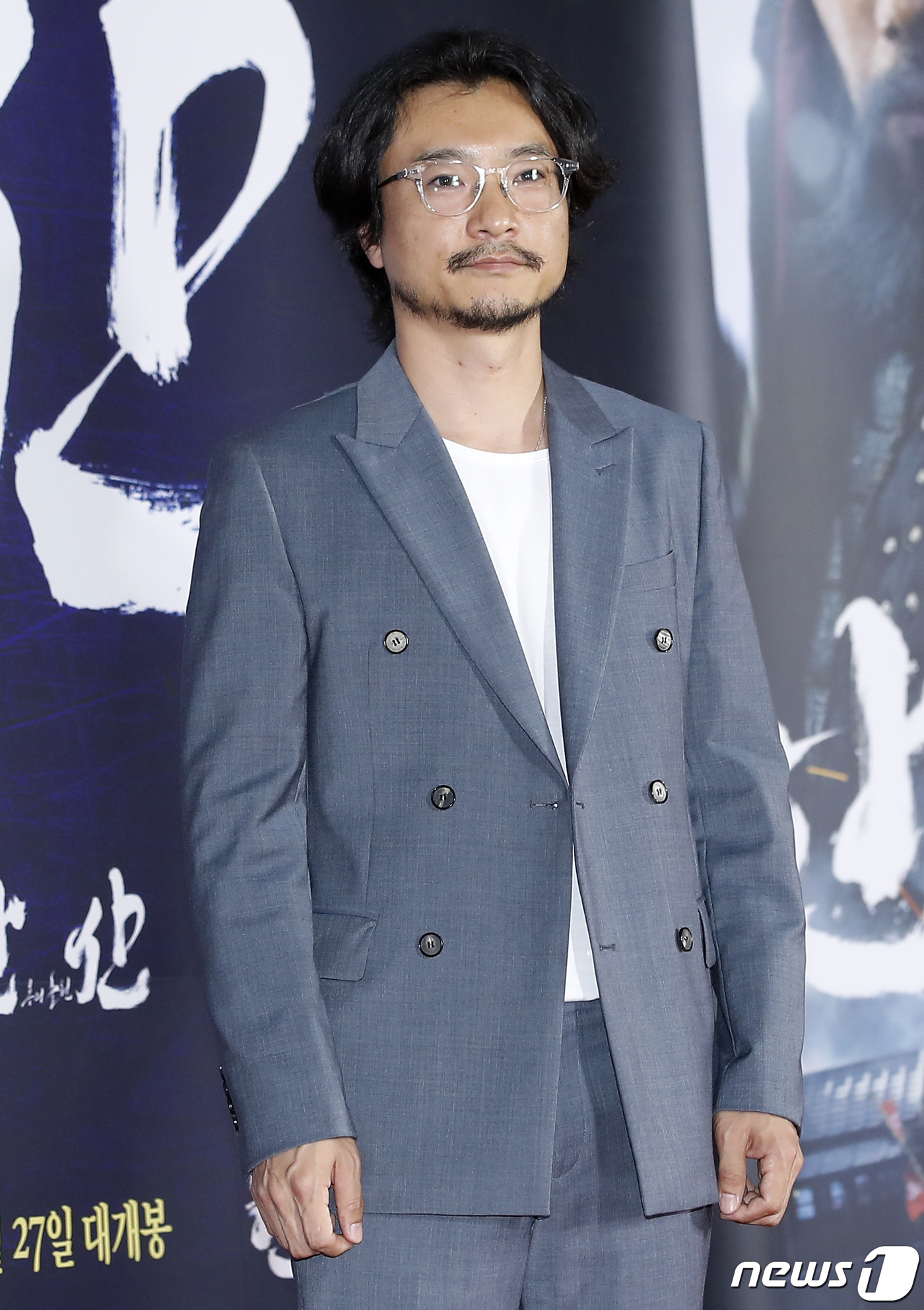 (서울=뉴스1) 권현진 기자 = 배우 정예훈이 26일 서울 송파구 롯데시네마 월드타워에서 열린 영화 '한산:용의 출현'(감독 김한민) VIP 시사회에서 포즈를 취하고 있다.'한산: …