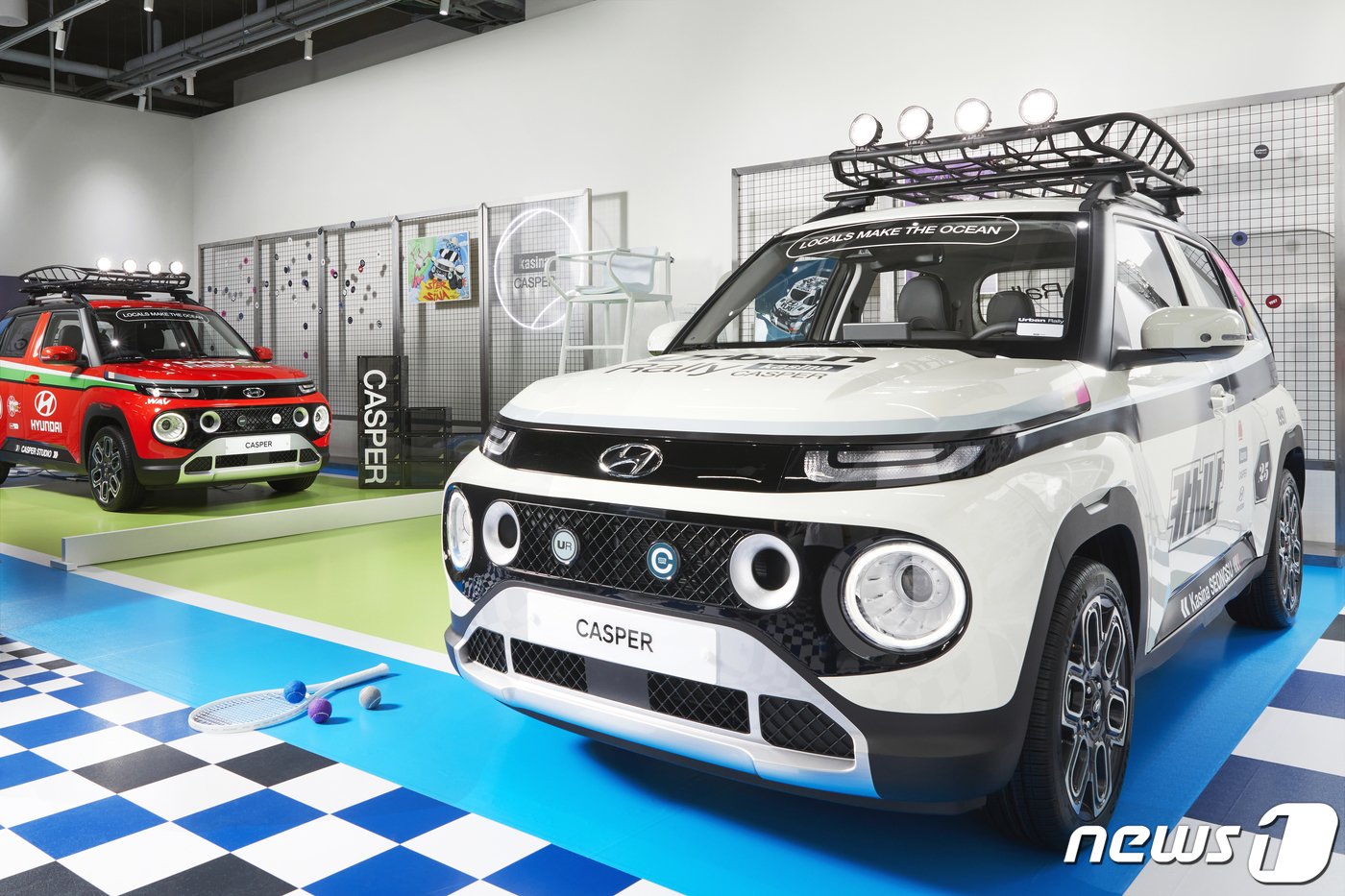 본문 이미지 - 현대자동차의 서울 성동구 성수동 ‘캐스퍼 스튜디오 성수’에 전시된 캐스퍼 차량 사진. (현대차 제공) 뉴스1
