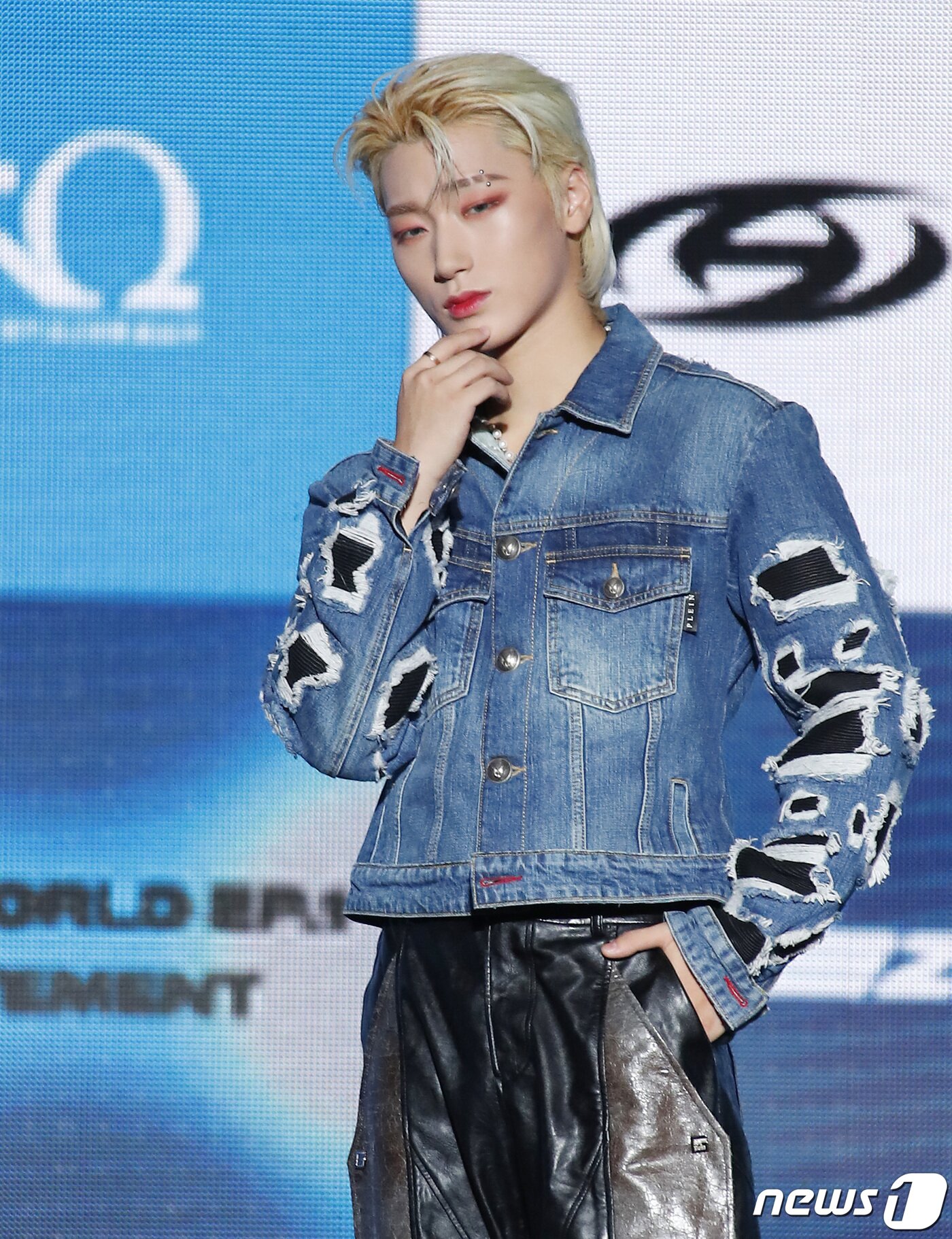 본문 이미지 - 그룹 에이티즈(ATEEZ) 산이 28일 오후 서울 광진구 세종대학교 대양홀에서 가진 새 앨범 'THE WORLLD EP.1 MOVEMENT (더 월드 에피소드 1 : 무브먼트)' 발매 쇼케이스에서 포즈를 취하고 있다. 2022.7.28/뉴스1 ⓒ News1 권현진 기자
