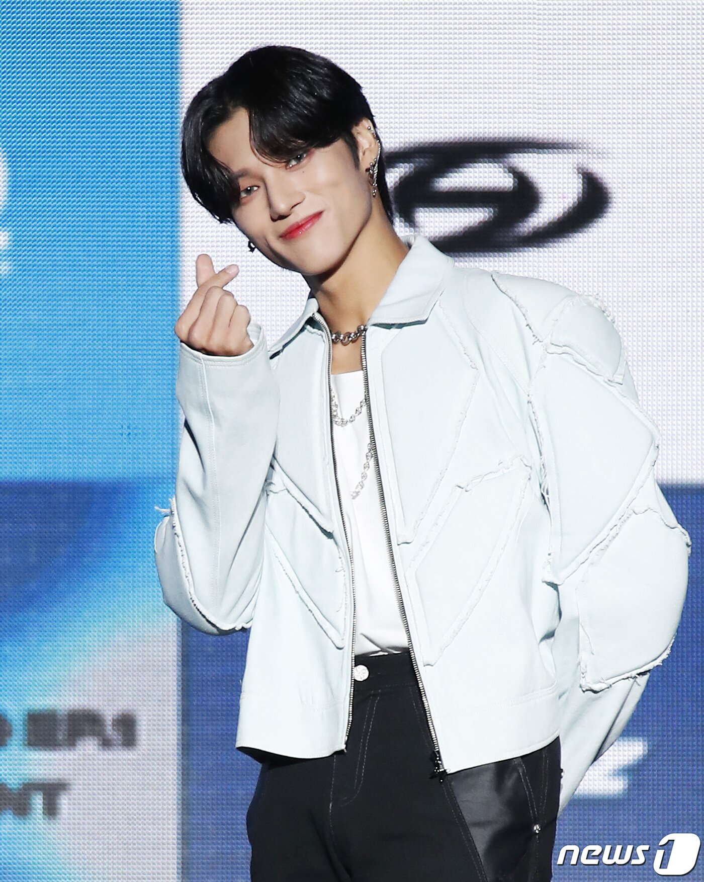 본문 이미지 - 그룹 에이티즈(ATEEZ) 우영이 28일 오후 서울 광진구 세종대학교 대양홀에서 가진 새 앨범 'THE WORLLD EP.1 MOVEMENT (더 월드 에피소드 1 : 무브먼트)' 발매 쇼케이스에서 포즈를 취하고 있다. 2022.7.28/뉴스1 ⓒ News1 권현진 기자