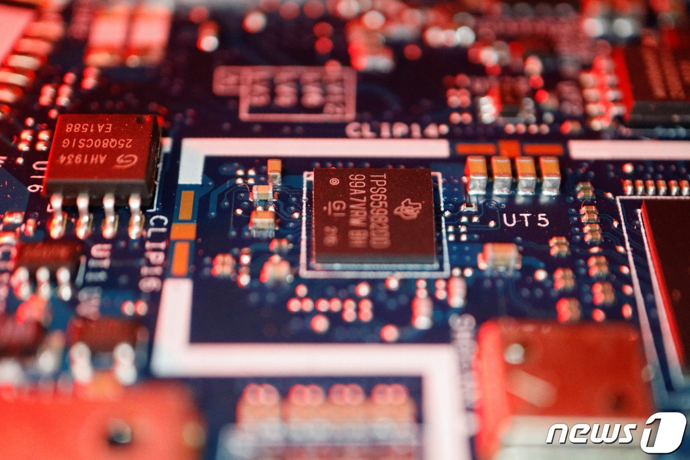 본문 이미지 - 미국과 중국의 반도체 패권 경쟁이 가열되고 있다. ⓒ 로이터=뉴스1 ⓒ News1 정윤영 기자