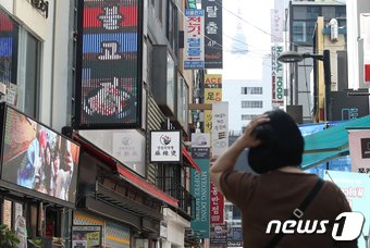 서울 중구 명동 상가일대 모습. &#40;뉴스1DB&#41; ⓒ News1 송원영 기자