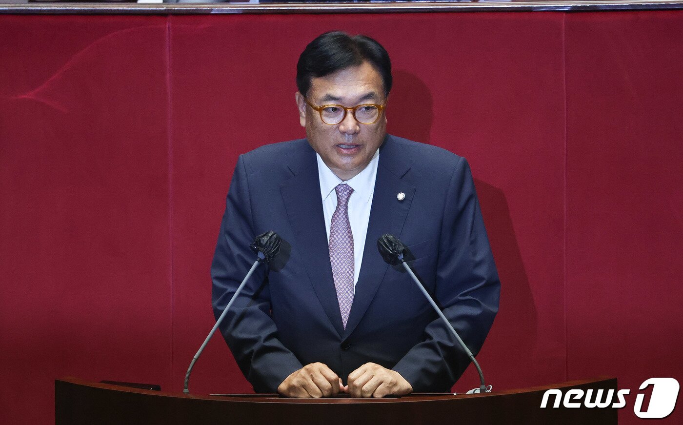 본문 이미지 - 정진석 신임 국회부의장이 4일 오후 서울 여의도 국회에서 열린 제398회 국회(임시회) 제1차 본회의에서 당선 인사를 하고 있다. (공동취재) 2022.7.4/뉴스1 ⓒ News1 이재명 기자