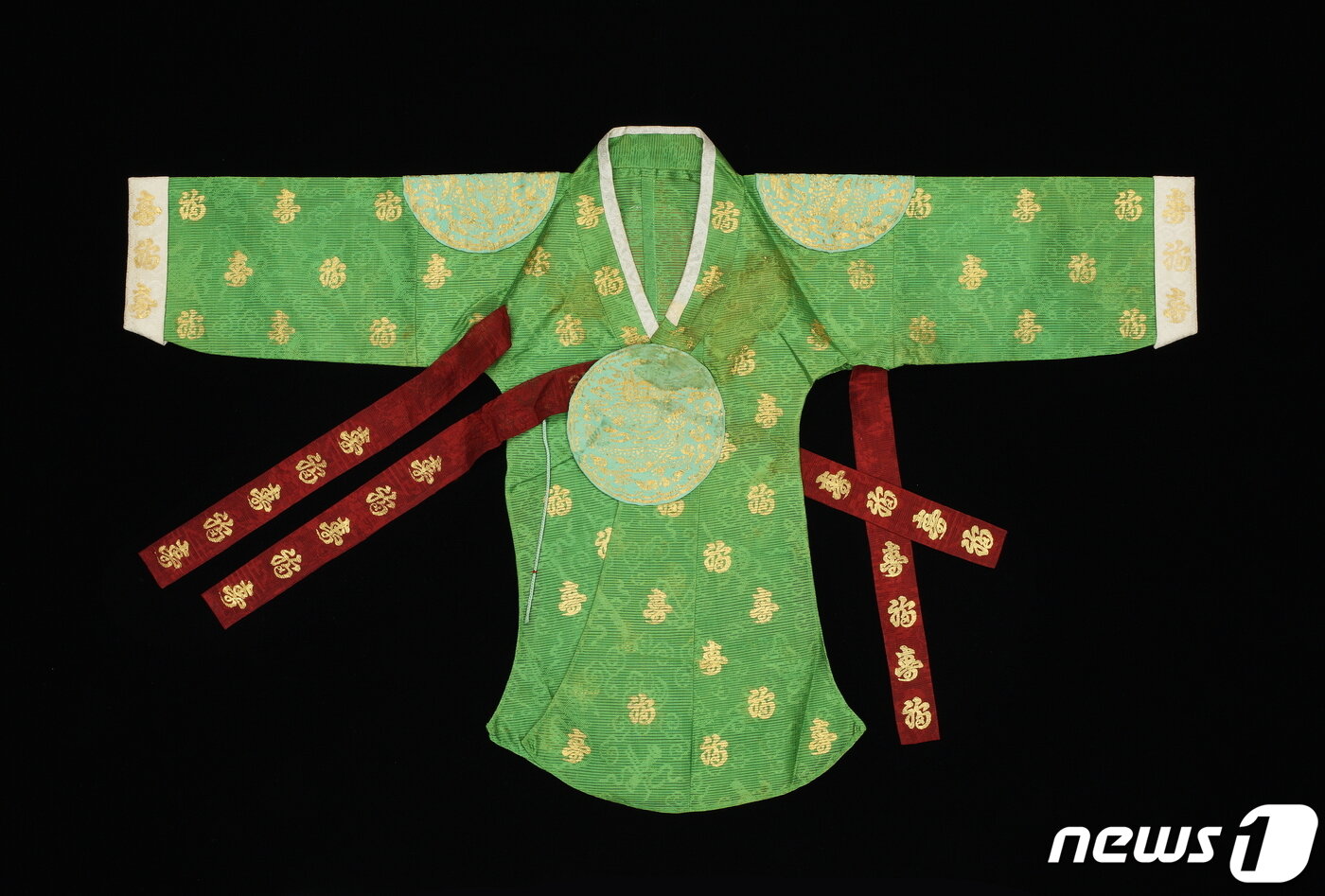 본문 이미지 - 덕혜옹주의 당의. (문화재청 제공) ⓒ 뉴스1