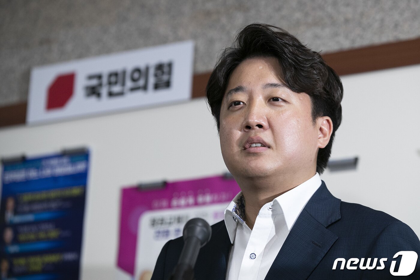 본문 이미지 - 이준석 국민의힘 대표가 7일 오후 서울 여의도 국회에서 열린 성 상납 증거인멸교사 의혹에 대한 윤리위원회에 출석하며 입장을 말하고 있다. (공동취재) 2022.7.7/뉴스1 ⓒ News1 이재명 기자
