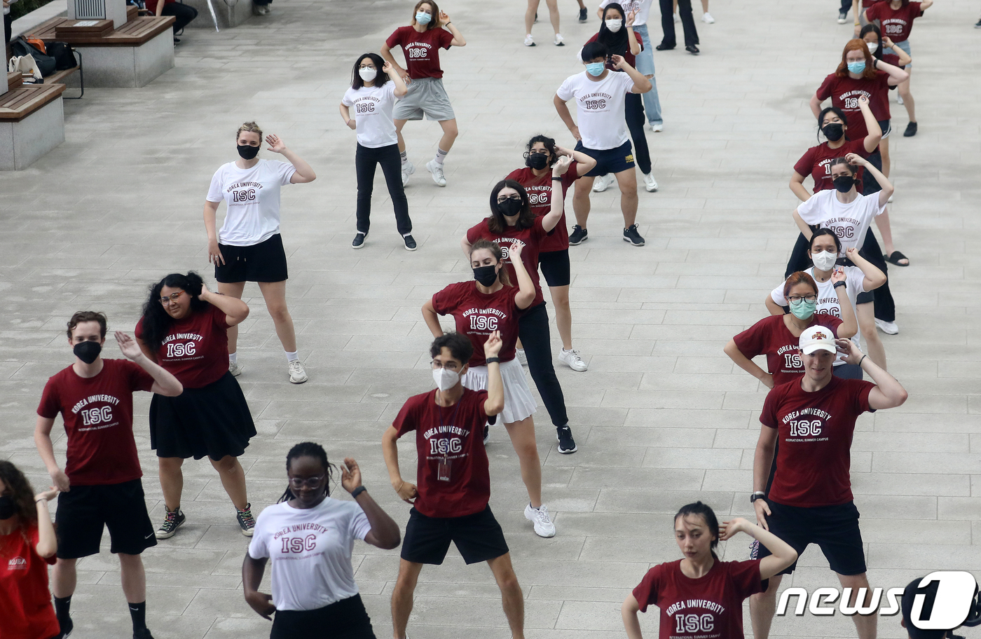 (서울=뉴스1) 김진환 기자 = 고려대학교 국제하계대학(International Summer Campus, ISC)에 참가한 외국인 대학생들이 8일 오후 서울 성북구 고려대학교 S …
