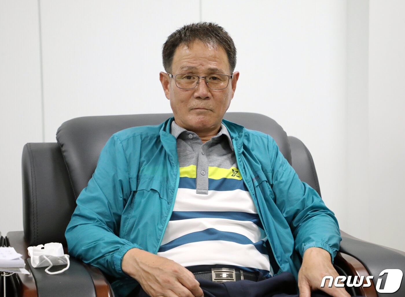 본문 이미지 - 7일 만난 5·18피해자 임충성씨의 모습. 치매와 간질 등을 앓아 온전히 대화를 나누기 어려운 상태다. 2022.7.9/뉴스1 