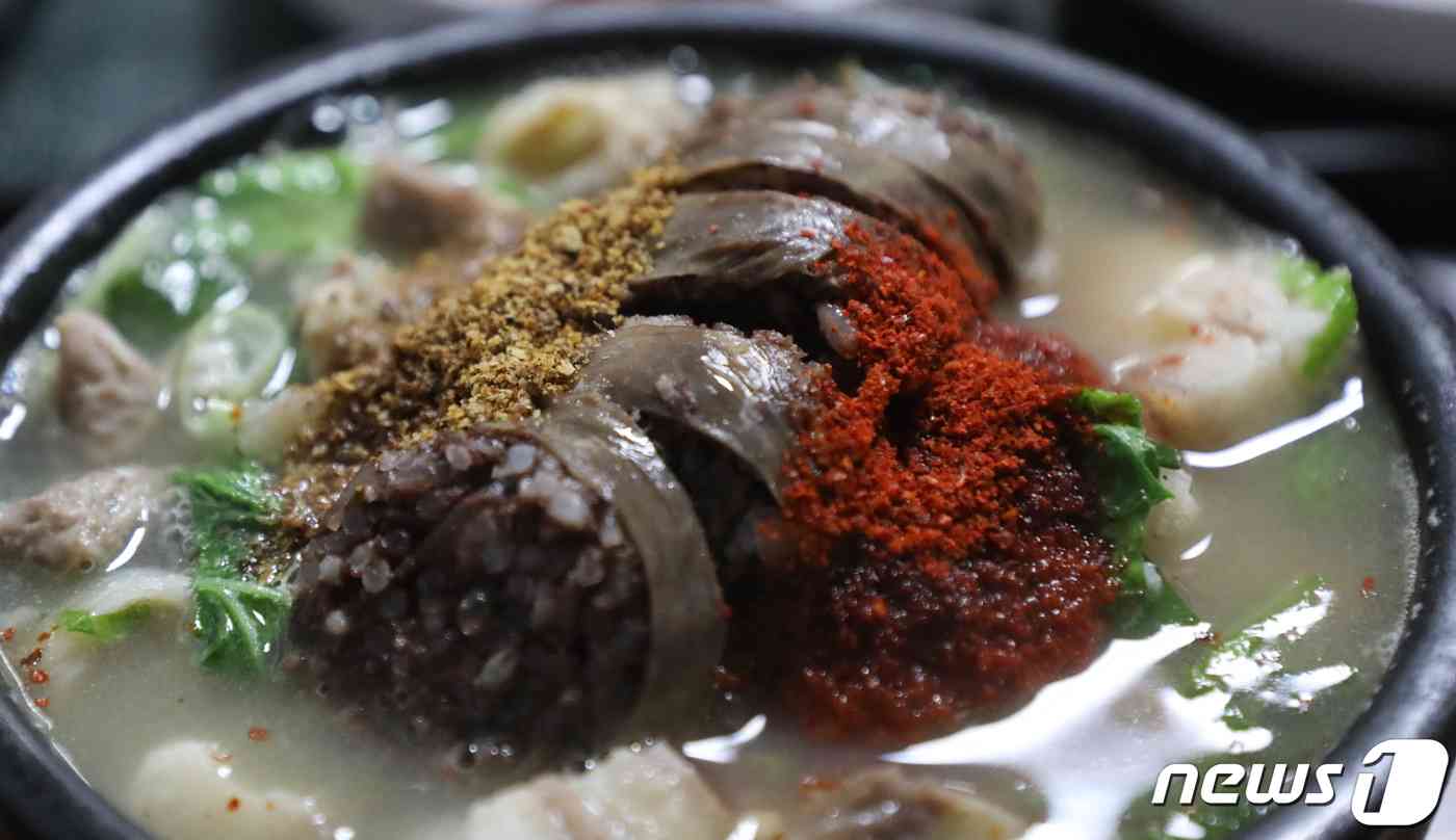 보성시장의 순대국밥. 보성시장의 식당은 제각각의 순대맛을 가지고 있다. © 뉴스1 강승남 기자