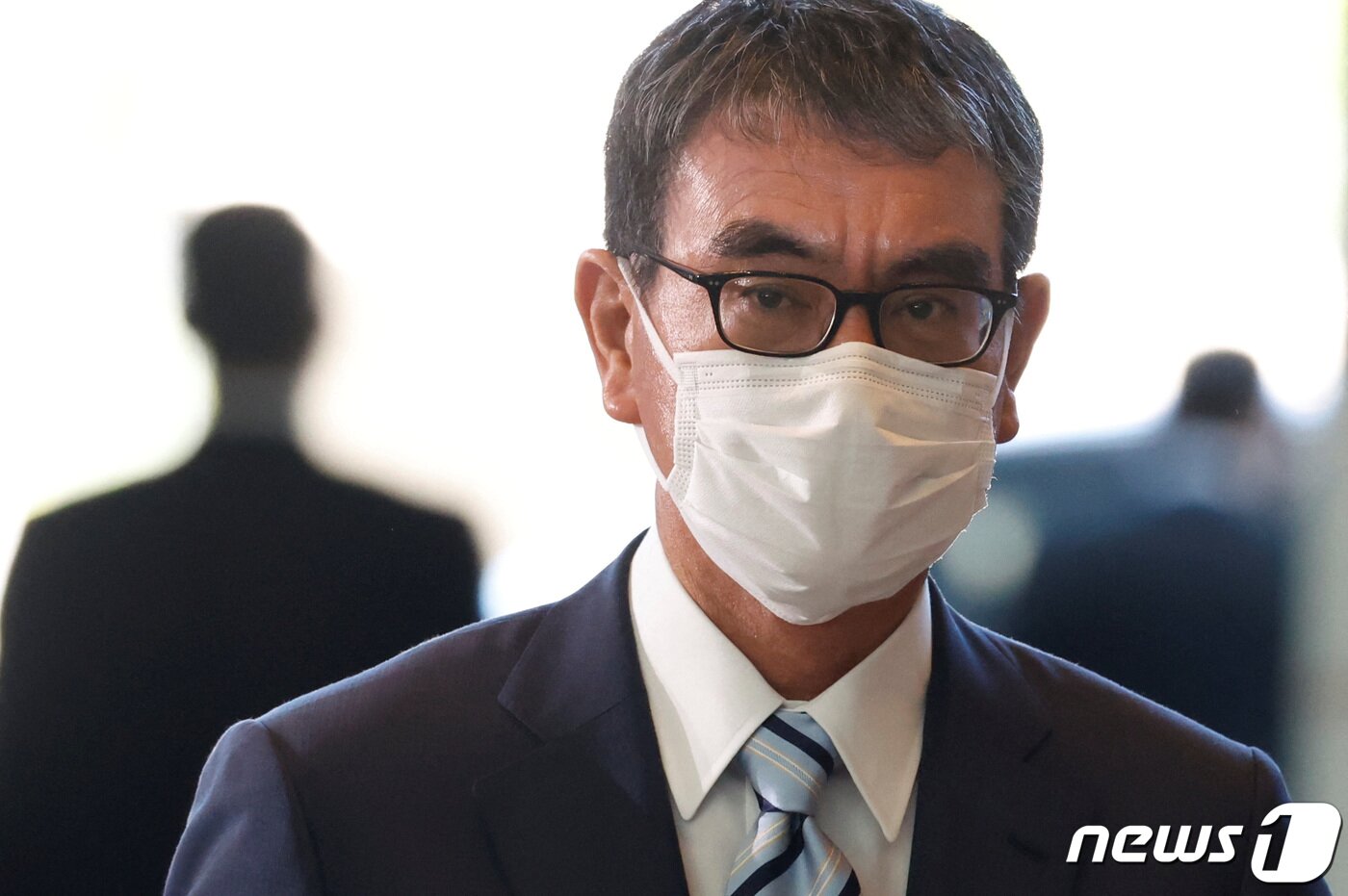 본문 이미지 - 10일 디지털 담당 장관으로 임명된 고노 다로 . ⓒ 로이터=뉴스1 ⓒ News1 이유진 기자