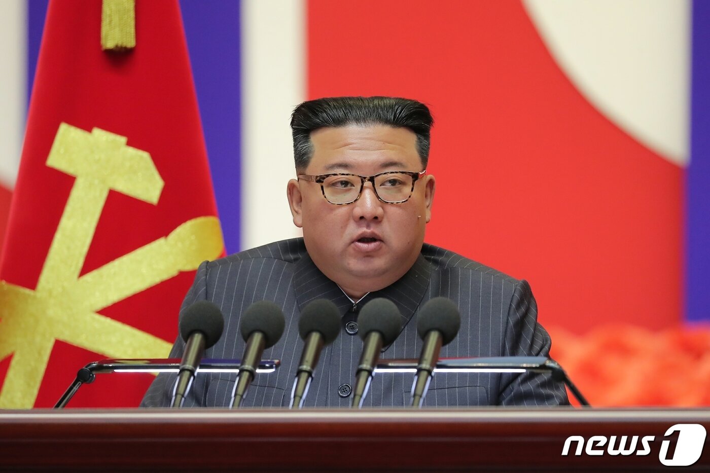 본문 이미지 - (평양 노동신문=뉴스1) = 김정은 북한 조선노동당 총비서. [국내에서만 사용가능. 재배포 금지. DB 금지. For Use Only in the Republic of Korea. Redistribution Prohibited] rodongphoto@news1.kr