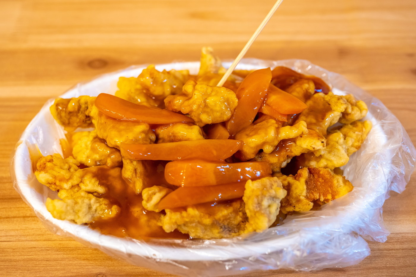 본문 이미지 - 신원시장 시장탕수육 - 튀김옷은 얇고 고기는 쫄깃하여 맛이 좋다.&#40;서울관광재단 제공&#41;ⓒ 뉴스1