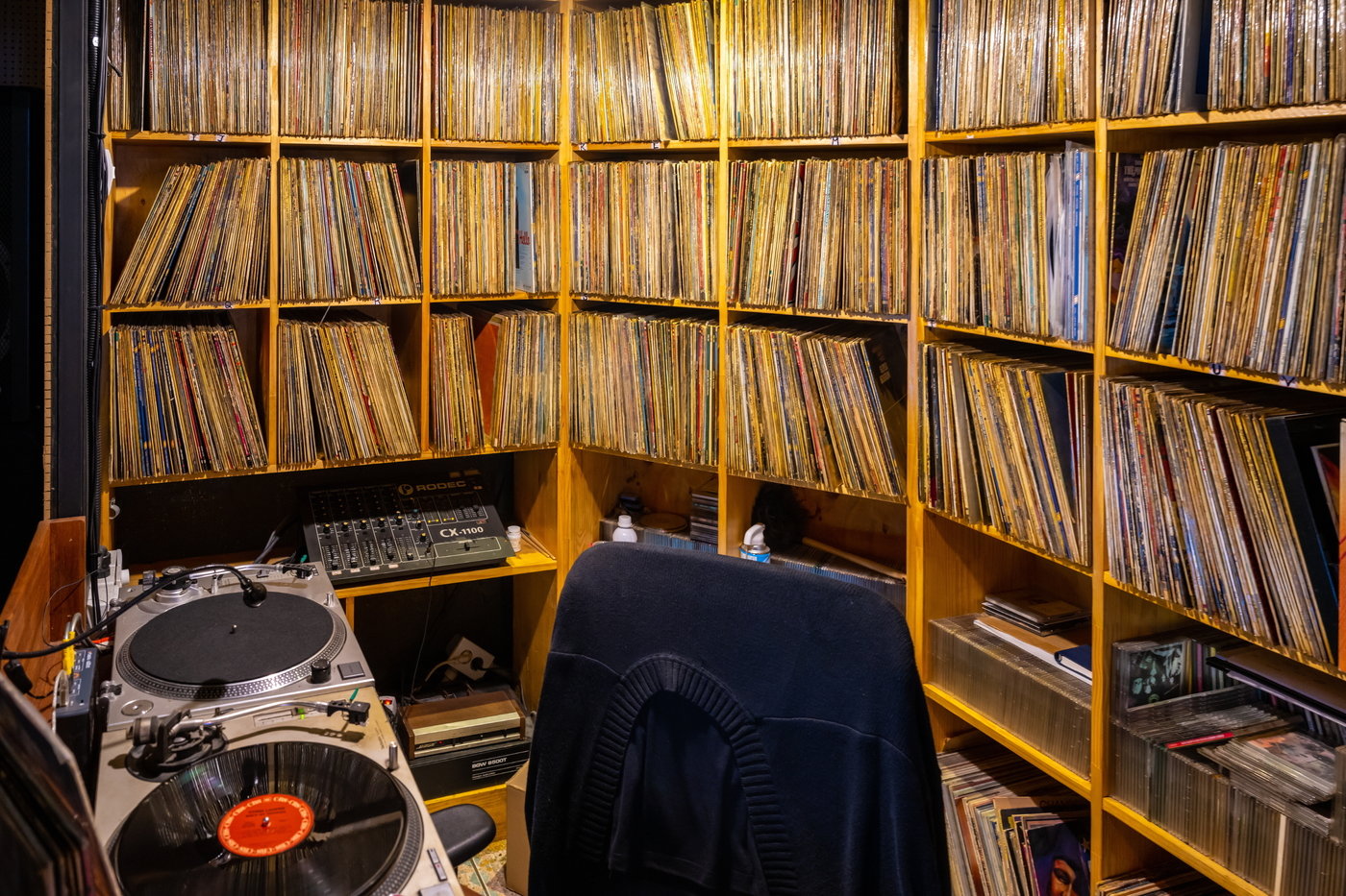 본문 이미지 - 레드제플린 6000여장의 lp판을 보유하고 있다&#40;서울관광재단 제공&#41;ⓒ 뉴스1 