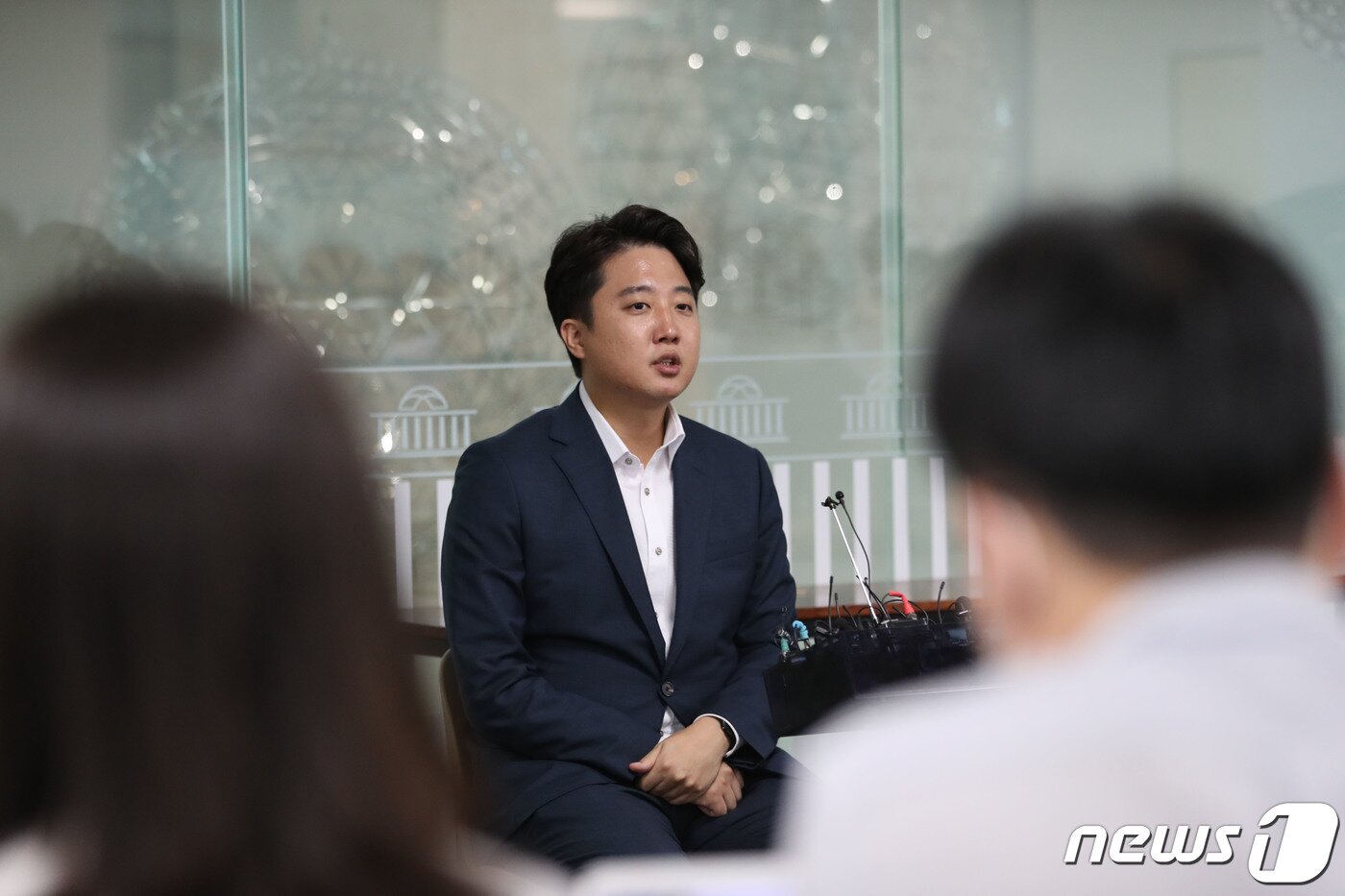 본문 이미지 - 이준석 국민의힘 대표가 13일 서울 여의도 국회 소통관에서 기자들의 질문에 답하고 있다. 2022.8.13/뉴스1 ⓒ News1 이성철 기자