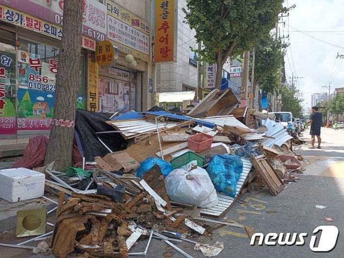 본문 이미지 - 14일 서울 관악구 신사동 수해 피해 현장