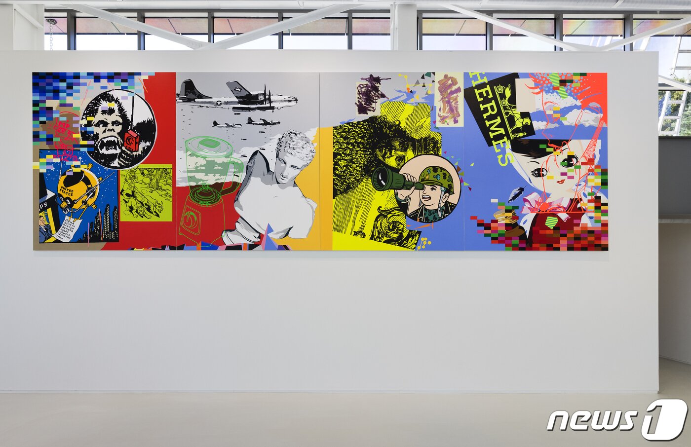 본문 이미지 - 이동기 작 헤르메스 Hermes, 2021, acrylic on canvas, 260 X 840cm&#40;스페이스 이수 제공&#41;. ⓒ 뉴스1