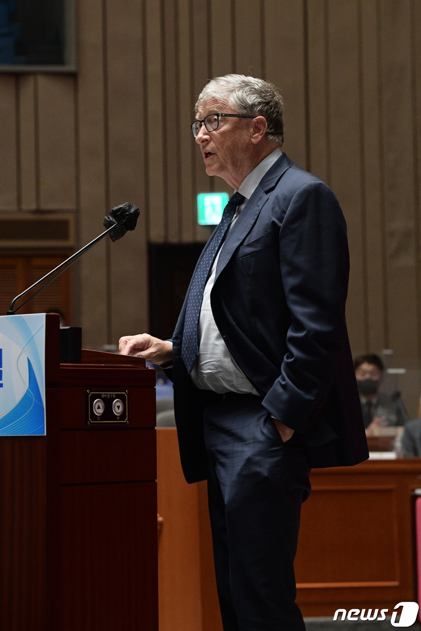 (서울=뉴스1) 이재명 기자 = 빌 게이츠 빌 앤 멜린다 게이츠 재단 공동 이사장이 16일 서울 여의도 국회에서 연설을 하고 있다. (공동취재) 2022.8.16/뉴스1