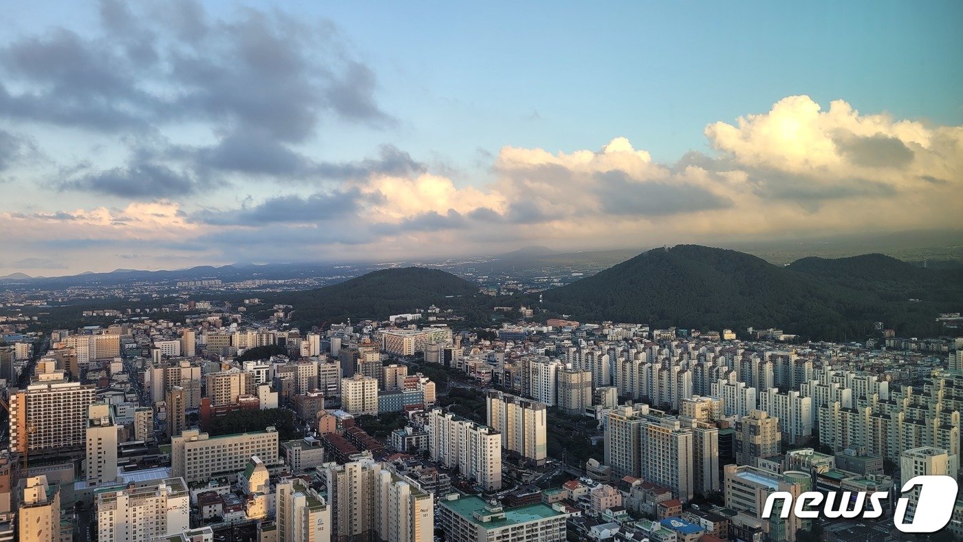본문 이미지 - 제주 도심 전경.2022.8.16/뉴스1 ⓒ News1 고동명 기자