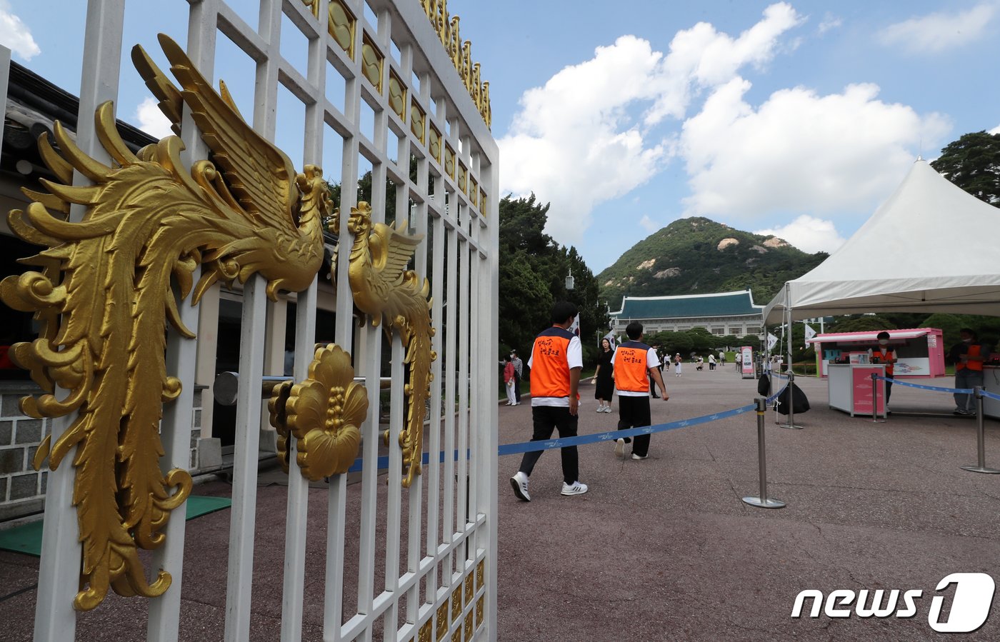 본문 이미지 -  17일 오후 개방 100일을 맞이한 청와대의 모습. 2022.8.17/뉴스1 ⓒ News1 김진환 기자