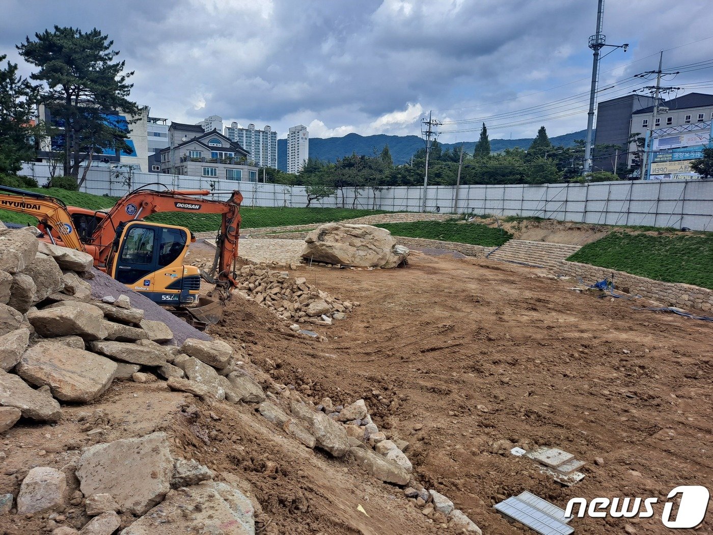 훼손된 경남 김해시 구산동 지석묘 현장. ⓒ 뉴스1 김명규 기자 