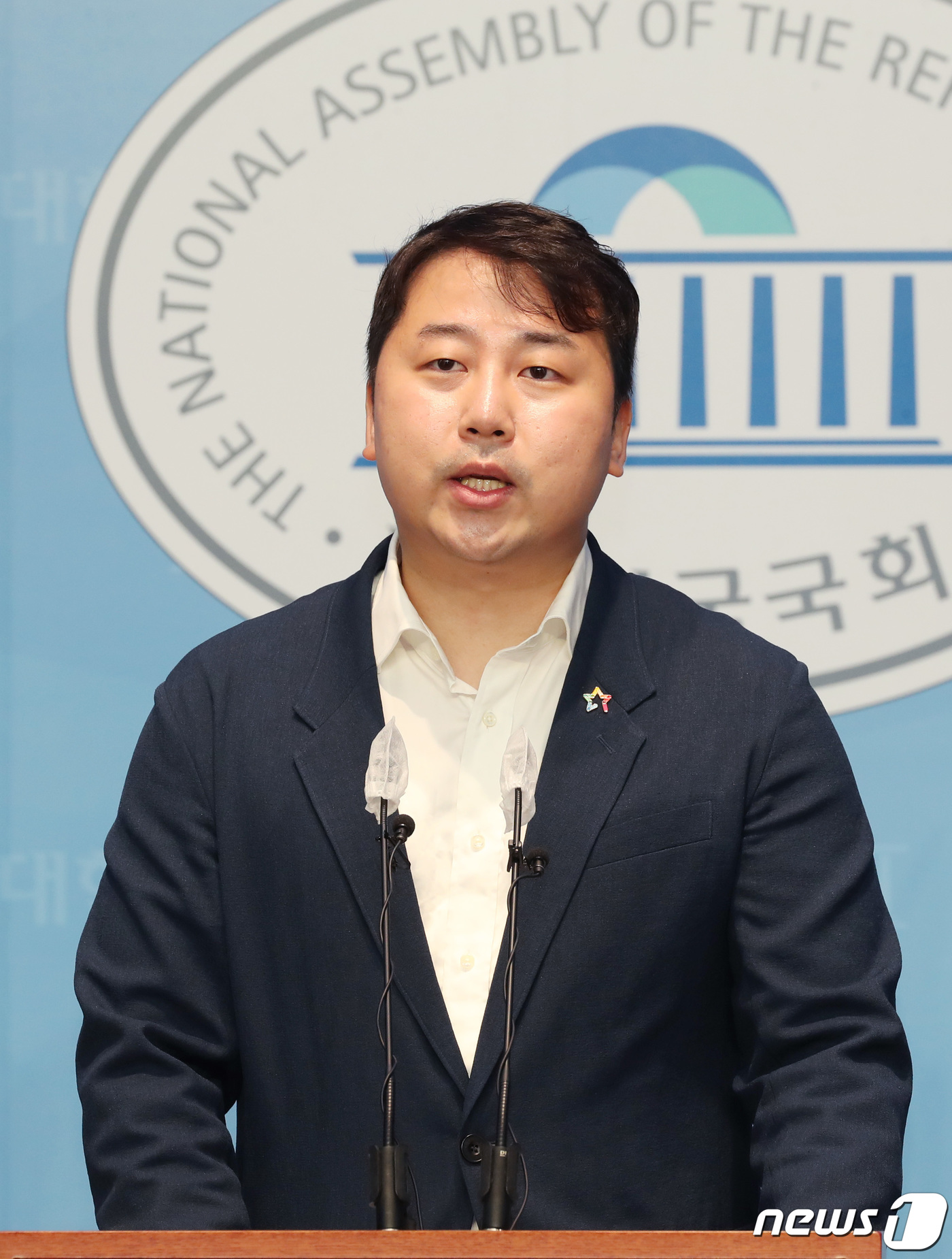 (서울=뉴스1) 이재명 기자 = 지난 대선 당시 윤석열 캠프 청년본부장과 대통령직 인수위원회 청년소통 TF 단장을 맡았던 장예찬 청년재단 이사장이 18일 오전 서울 여의도 국회 소 …