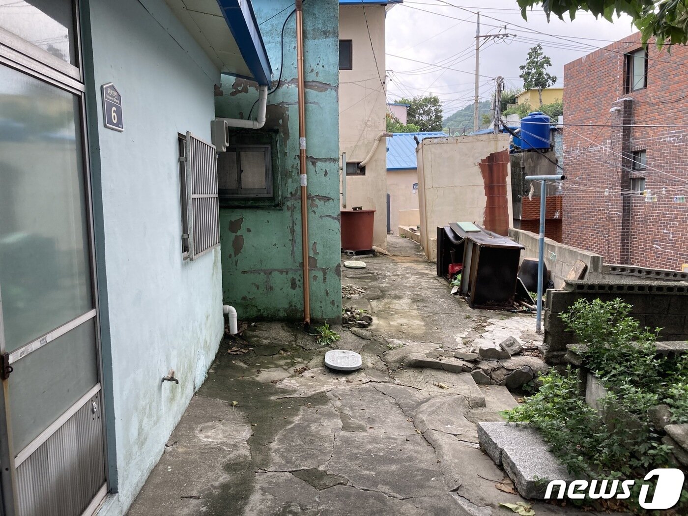 본문 이미지 - 부산 서구 '아미동2가 231-181번지'번지 모습.20228.19/뉴스1 백창훈 기자   