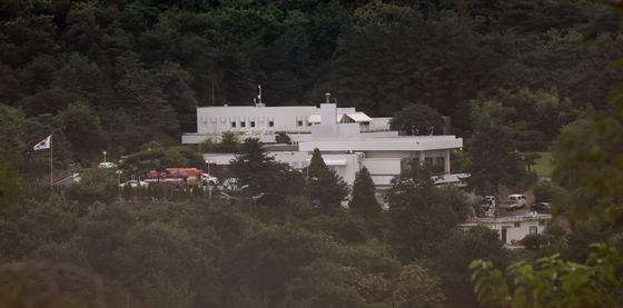 특검, '관저 특혜' 재판서 윤석열·김건희·윤한홍 증인 신청 검토