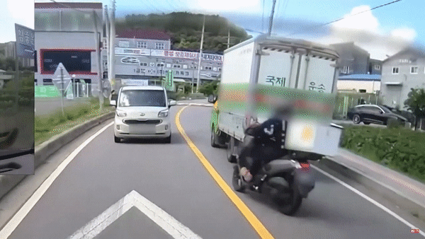 본문 이미지 - (유튜브 '한문철TV' 갈무리)