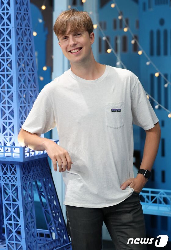 JTBC 예능 '톡파원 25시'에 출연 중인 방송인 줄리안 © News1 김진환 기자