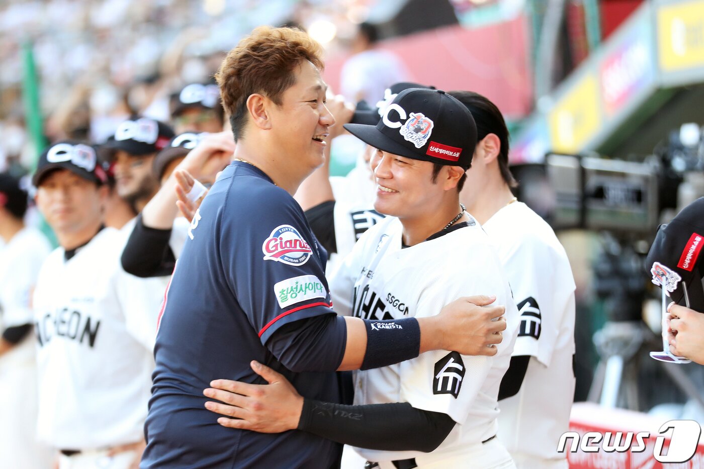 본문 이미지 - 이대호&#40;왼쪽&#41;와 추신수. 뉴스1 DB ⓒ News1 황기선 기자