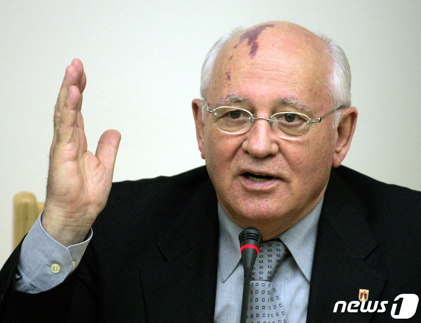 본문 이미지 - 30일(현지시간) 사망한 미하일 고르바초프 소련 대통령. 이마의 반점이 트레이드마크였다. 한반도 지형을 닮았다는 이유로 한국에서도 크게 화제가 됐었다. ⓒ 로이터=뉴스1 ⓒ News1 박형기 기자