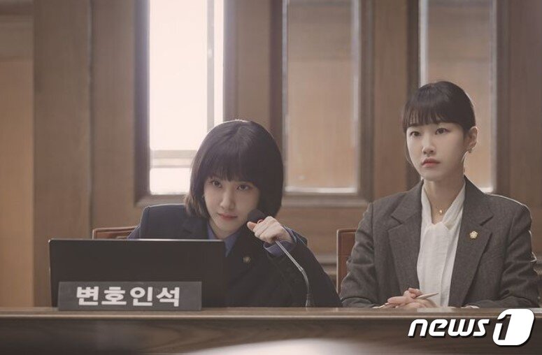 본문 이미지 - ENA 드라마 '이상한 변호사 우영우' 6화에서는 탈북민 재판을 다뤘다.(ENA 인스타그램 갈무리)ⓒ 뉴스1