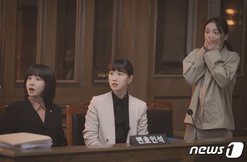 본문 이미지 - ENA 드라마 '이상한 변호사 우영우' 6화에서는 탈북민 재판을 다뤘다.(ENA 인스타그램 갈무리)ⓒ 뉴스1