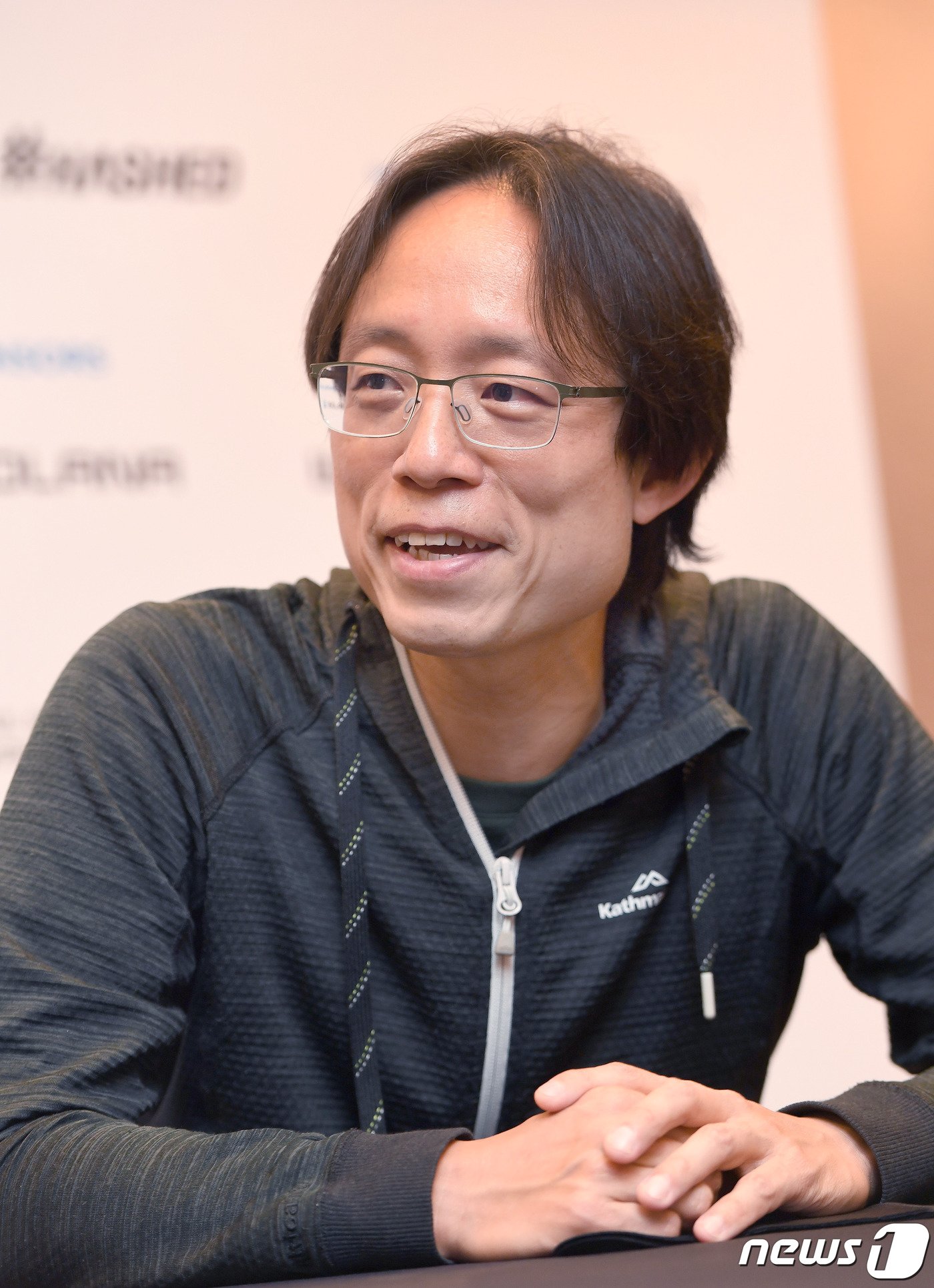 본문 이미지 - 얏 시우 애니모카브랜즈 창업자 겸 회장이 9일 'KBW2022:IMPACT' 현장에서 <뉴스1>과 인터뷰하고 있다.ⓒ 뉴스1
