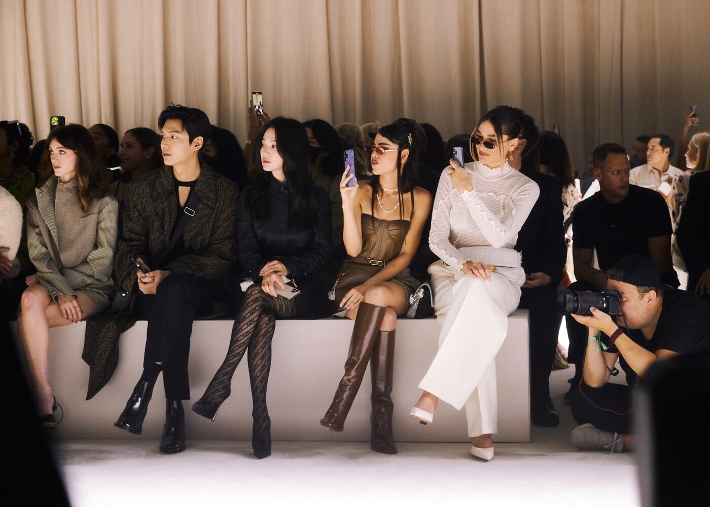 본문 이미지 - 배우 송혜교 이민호 / 펜디(엠퍼블릭) 제공