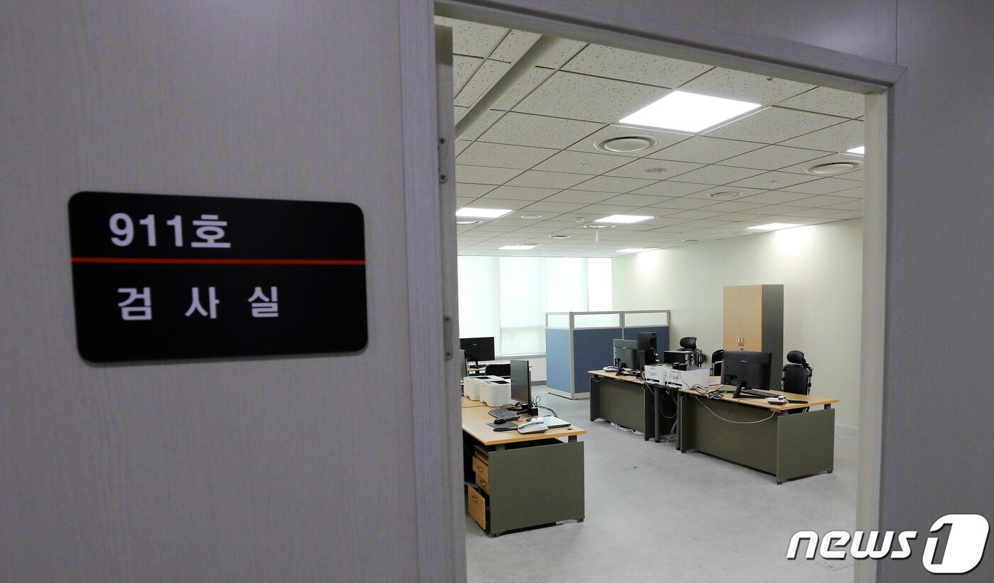 본문 이미지 - 공군 성폭력 피해자 고(故) 이예람 중사 사망 사건을 수사하는 안미영 특별검사팀의 수사 종료일인 12일 오전 서울 서대문구 특별검사팀 사무실이 텅 비어 있다. 2022.9.12/뉴스1 ⓒ News1 박지혜 기자