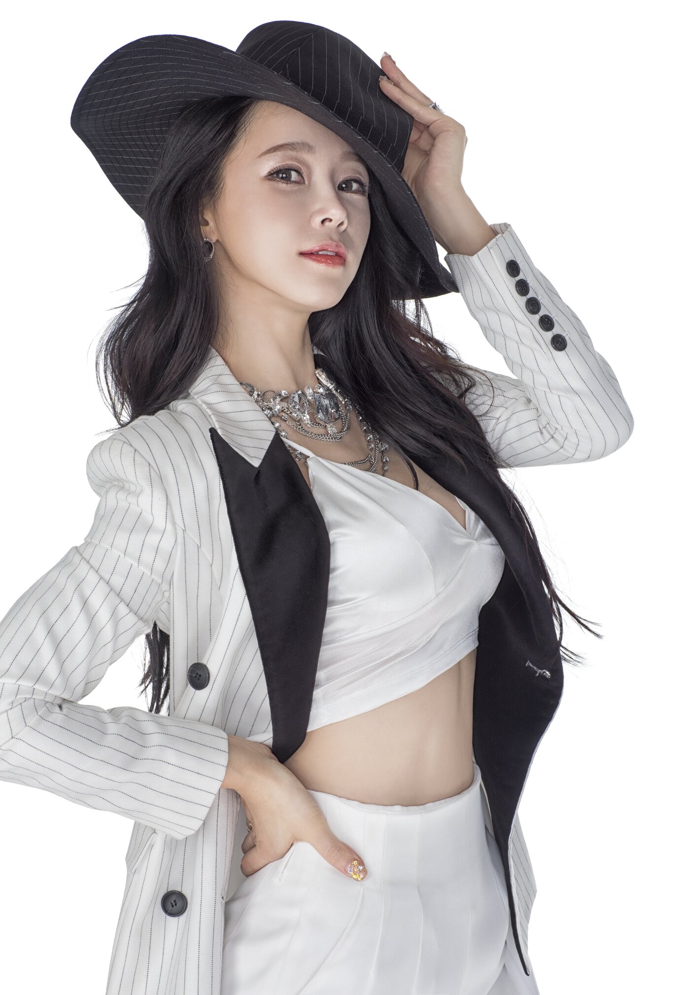 본문 이미지 - 가수 지원이