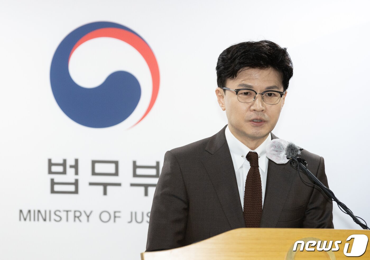 본문 이미지 - 한동훈 법무부 장관이 15일 오후 정부과천청사 법무부에서 열린 소아성기호증 아동성범죄자 치료감호 확대 추진 브리핑에서 설명을 하고 있다.  2022.9.15/뉴스1 ⓒ News1 이재명 기자