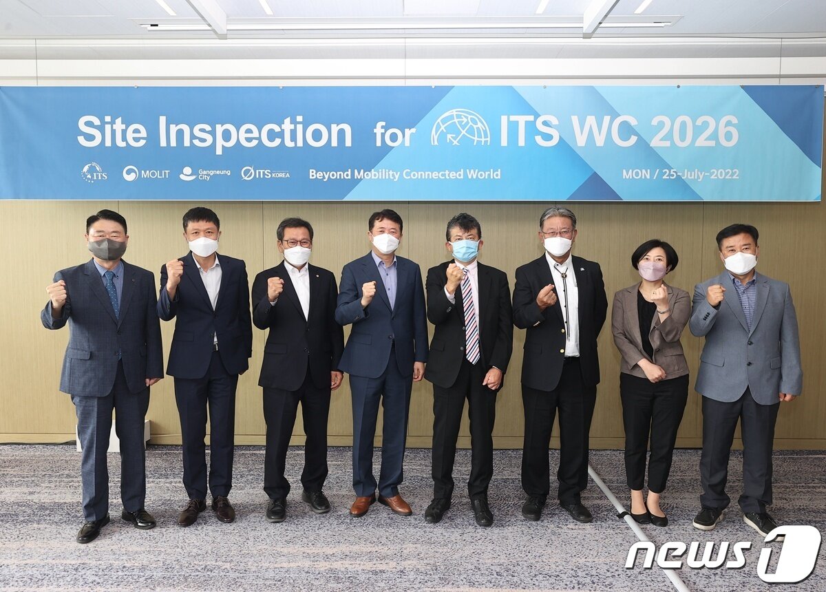 본문 이미지 - 지난 7월 ITS 세계총회 강릉시 현지 실사 당시 모습.(강릉시 제공) 2022.9.15/뉴스1