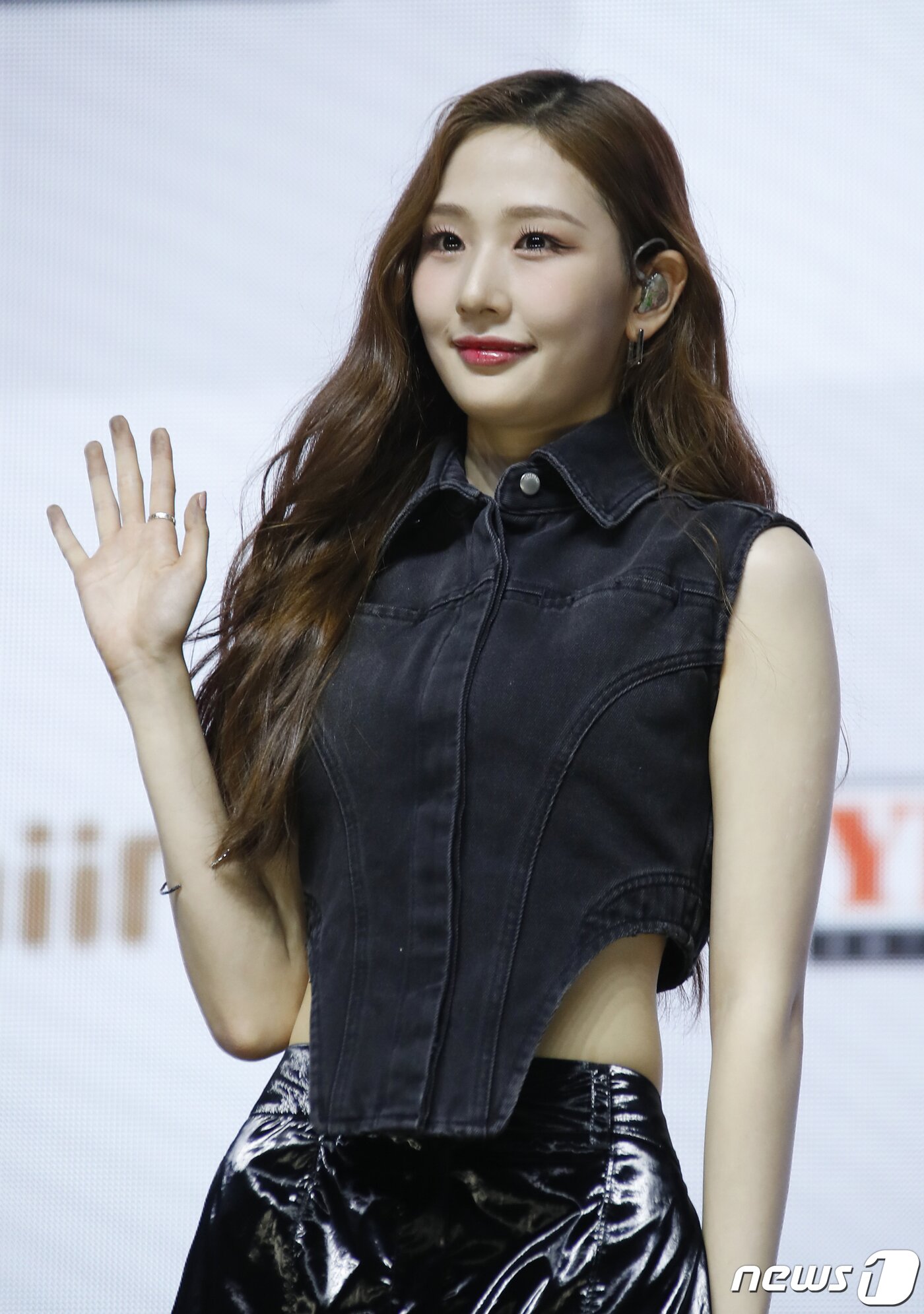 본문 이미지 - 그룹 미미로즈 인효리가 16일 오후 서울 광진구 예스24 라이브홀에서 가진 데뷔 앨범 '어썸(AWESOME)‘ 발매 기념 쇼케이스에서 포즈를 취하고 있다. 2022.9.16/뉴스1 ⓒ News1 권현진 기자