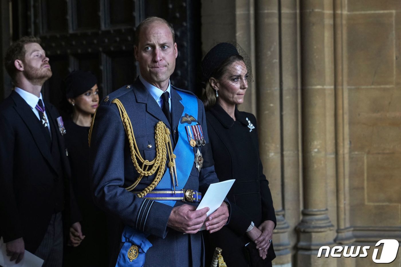 본문 이미지 - 윌리엄 윈저 영국 왕세자(왼쪽)와 케이트 미들턴 왕세자비 ⓒ AFP=뉴스1