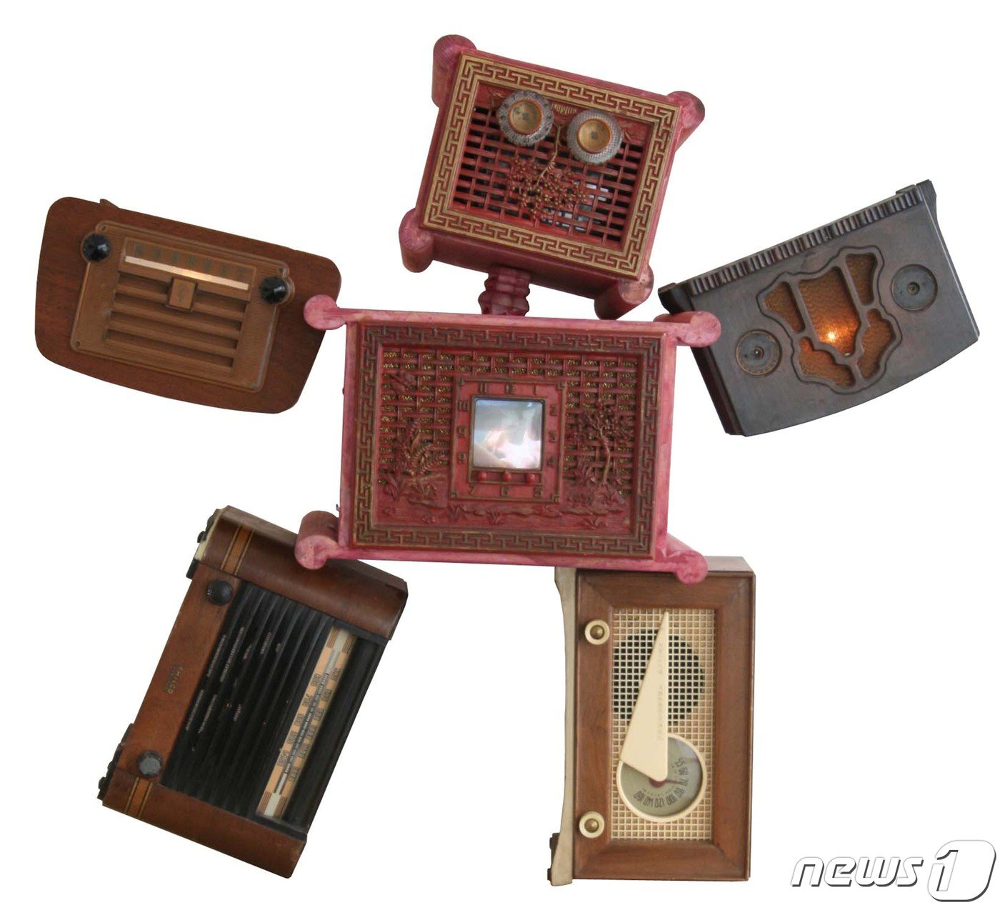 본문 이미지 - mr.kim - namjunepaik, 브루클린 미술관 소장(사진 두손갤러리 제공).