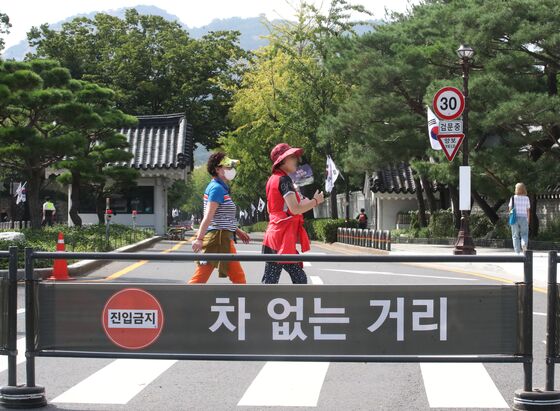 서울시, 청계천로 '차 없는 거리' 운영 해제 검토