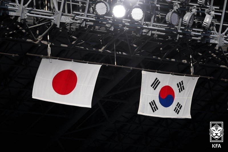 일본 국기와 한국 국기&#40;대한축구협회 제공&#41; 