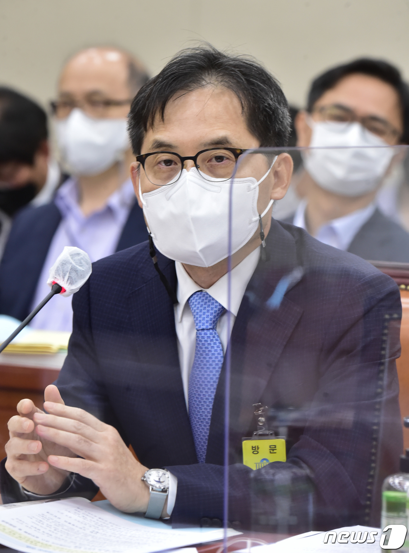 (서울=뉴스1) 이재명 기자 = 한기정 공정거래위원장 후보자가 2일 오전 서울 여의도 국회에서 열린 정무위원회의 공정거래위원장 후보자 인사청문회에서 의원 질의에 답변하고 있다. ( …