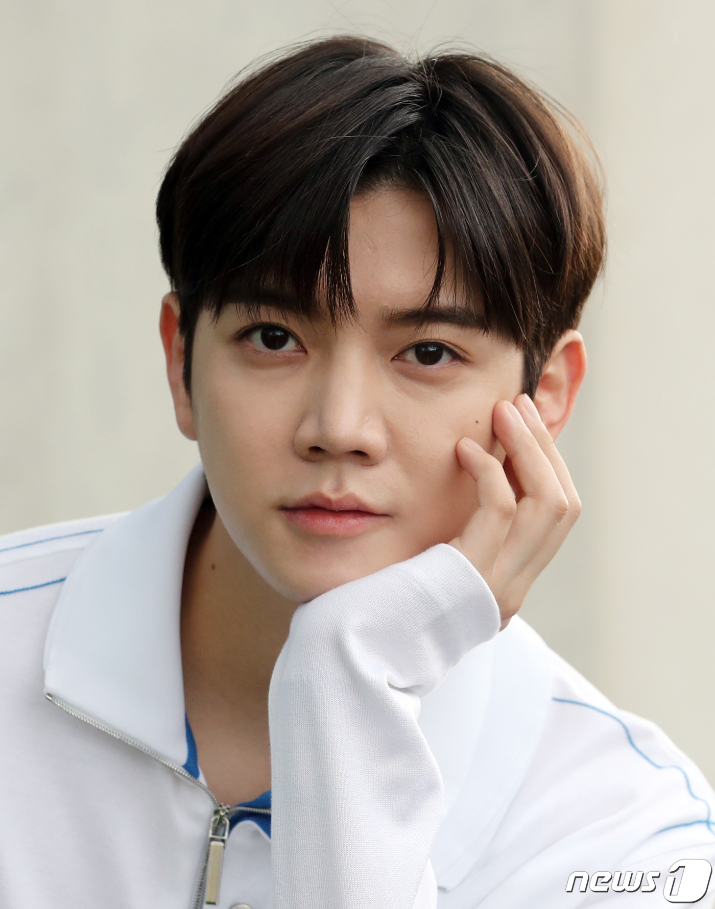 (서울=뉴스1) 김진환 기자 = 가수 렌이 서울 강남구 선릉로 빅플래닛메이드 사옥에서 진행된 뉴스1과의 인터뷰에 앞서 포즈를 취하고 있다. 2022.9.16/뉴스1