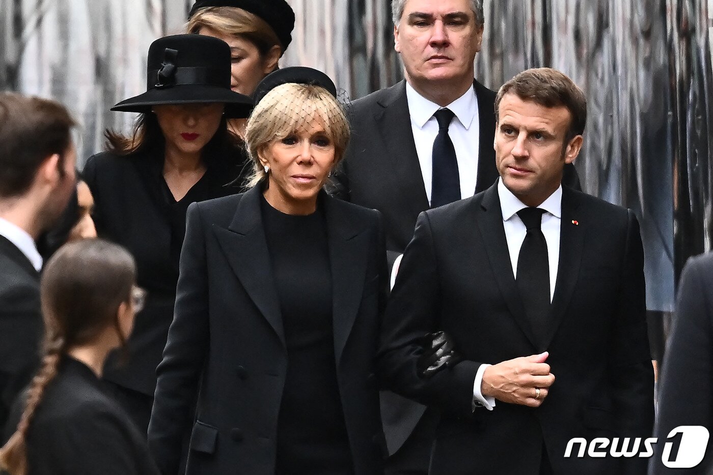 본문 이미지 - 19일 웨스트민스터 사원 영결식에는 검은색 정장 차림을 했지만, 논란은 사그러들지 않고 있다. 2022. 9. 19. ⓒ AFP=뉴스1 ⓒ News1 최서윤 기자